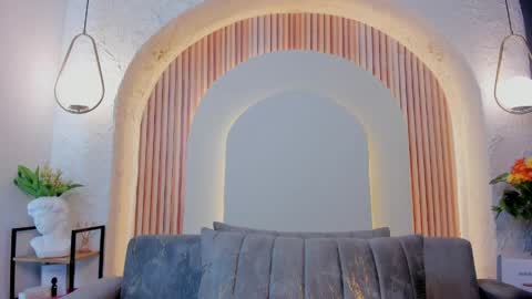 Violette online show from March 30, 10:15 am