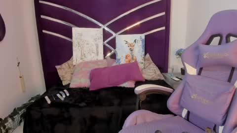 violehtx online show from May 22, 3:08 pm