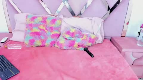 violehtx online show from June 4, 3:07 pm