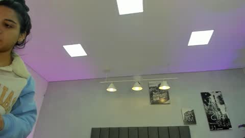 Violet and Myers online show from October 13, 7:16 pm