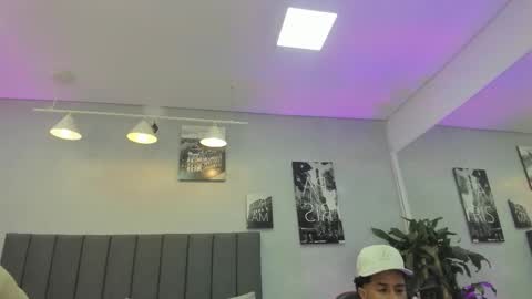 Violet and Myers online show from November 9, 11:46 am