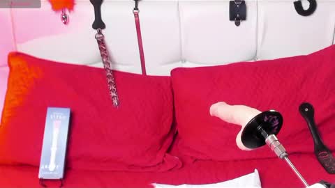 Violet online show from December 5, 5:22 pm