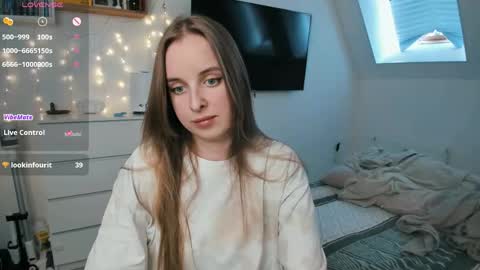 Violet online show from April 15, 1:14 pm