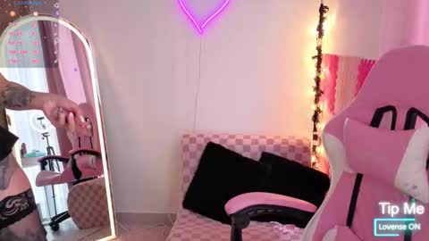 violet online show from September 20, 6:33 pm