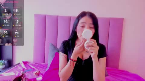 violet online show from March 3, 1:07 pm