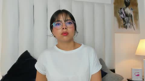 Mary online show from April 1, 7:22 pm