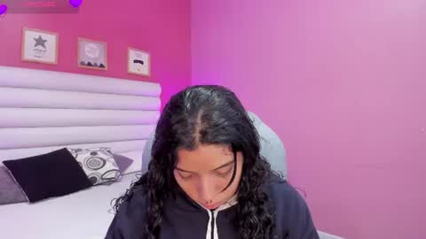 violet_sinclair online show from July 16, 11:24 am