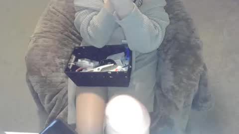 violet_winter97 online show from December 24, 3:16 pm