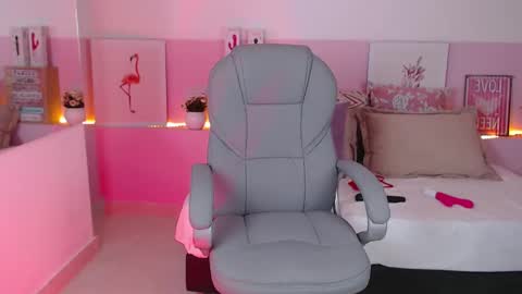 Violeta leon online show from February 22, 7:01 am