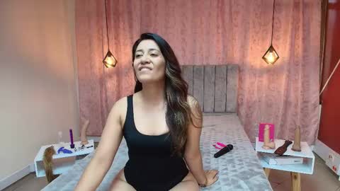 VIOLETA online show from November 11, 5:15 pm