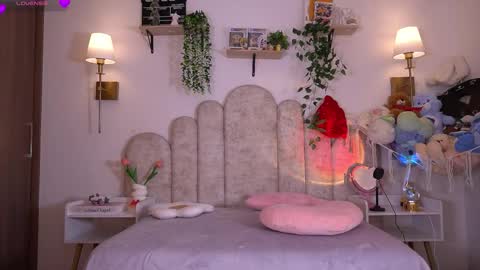 violeth___ online show from February 26, 1:25 pm