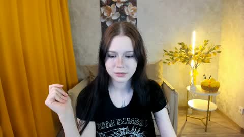 violetharmee online show from March 31, 12:16 pm