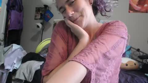 Violet Hooper online show from March 13, 5:16 pm