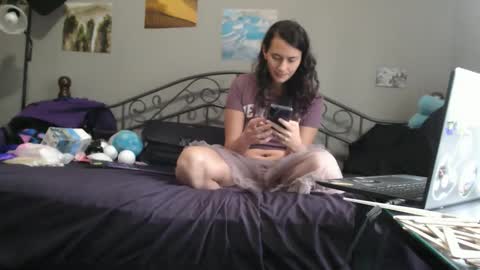 Violet Hooper online show from April 10, 3:17 pm