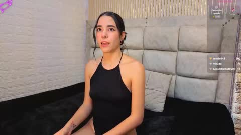 ViolettGolden online show from December 3, 8:53 pm