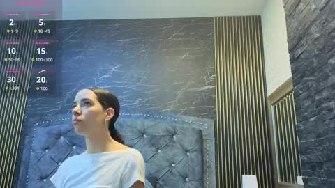 ViolettGolden online show from September 23, 11:15 am