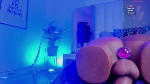 Violett  online show from October 16, 1:11 pm