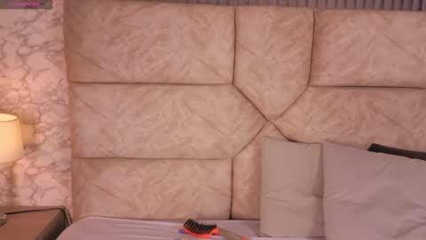 violett online show from January 19, 4:33 am