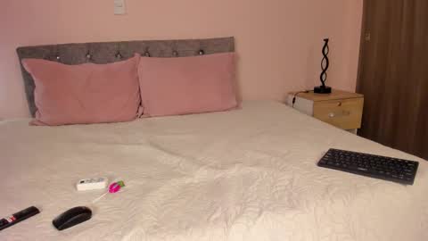 violetta independent model online show from October 26, 6:14 am