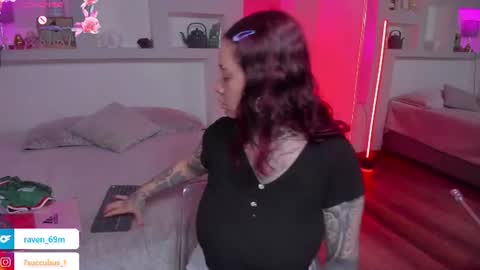 ViolettaBaker online show from June 11, 7:45 pm