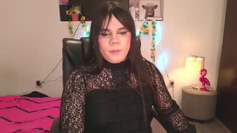 Snapshot of violettacam69 chatting on February 11, 10:25 am violettacam69 online show from February 11, 10:25 am