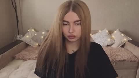 ViolettaOtis online show from September 17, 11:13 am