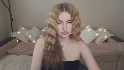 ViolettaOtis online show from September 10, 11:22 am