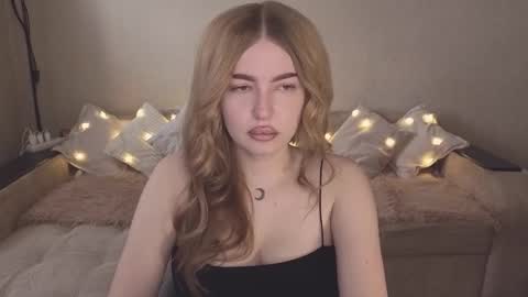 ViolettaOtis online show from October 16, 12:16 pm