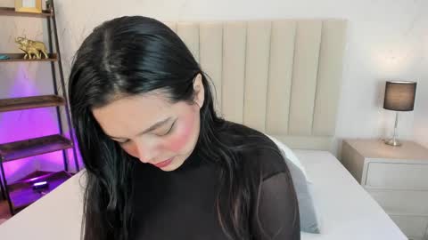 violettarousee online show from April 10, 10:25 pm