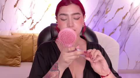 Violett Castel online show from November 19, 11:25 pm