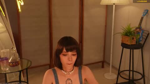 violettessa online show from September 11, 11:55 am