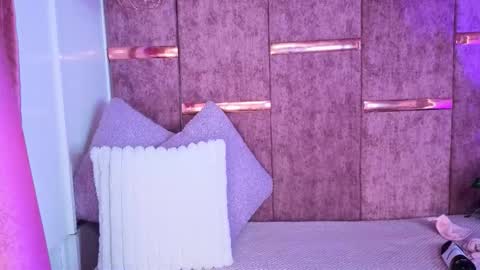 viollettebylyly online show from November 25, 12:59 pm