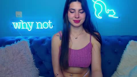 viollinalv online show from December 1, 7:39 am