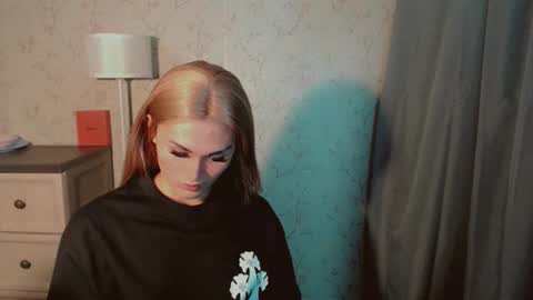 Pearl online show from November 30, 3:02 am