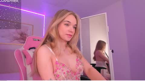 Chloe online show from February 25, 3:09 am