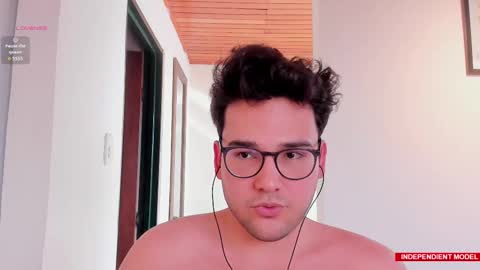 Snapshot of vito_ferrero chatting on September 12, 9:17 pm Vito Ferrer online show from September 12, 9:17 pm