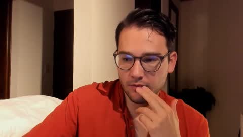 Vito Ferrer online show from November 22, 12:31 am