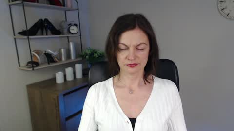 Vivian online show from February 25, 10:59 am