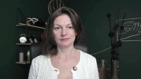 Vivian online show from October 23, 7:10 am