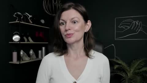 Vivian online show from November 3, 6:47 am