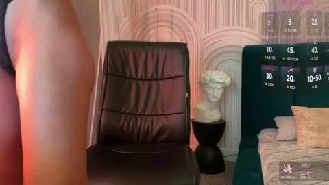 Vivian Evans online show from April 22, 2:52 am