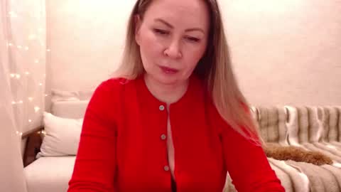 Vivian online show from March 12, 5:06 pm