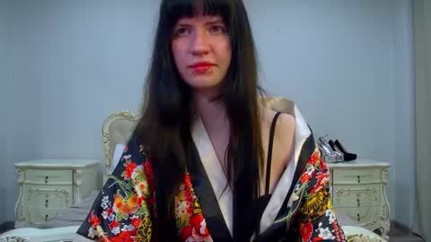 VivianCaro online show from April 18, 7:32 am