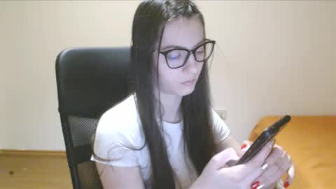 Vivian Gray online show from February 9, 6:05 pm