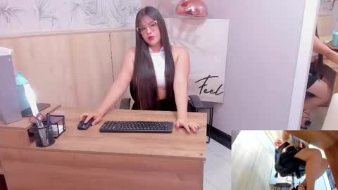 Vivian online show from November 12, 12:18 pm