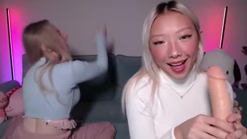 vivianwinters online show from December 2, 9:46 pm