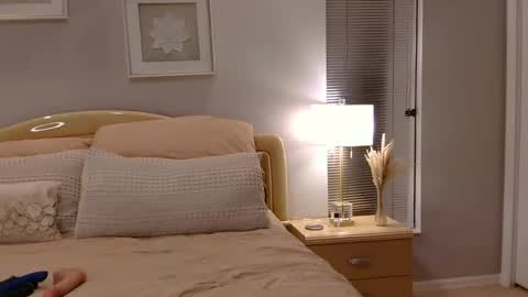 Emme online show from January 19, 12:09 am