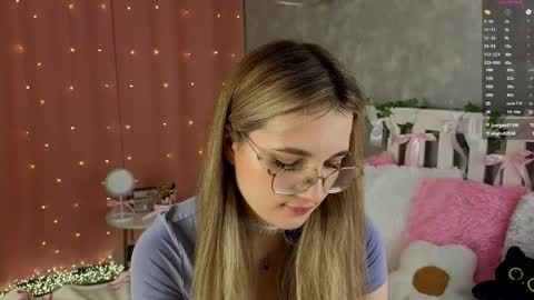 vivyboo111 online show from February 6, 9:28 pm