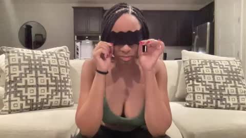 Vixen Noir online show from April 4, 5:58 am