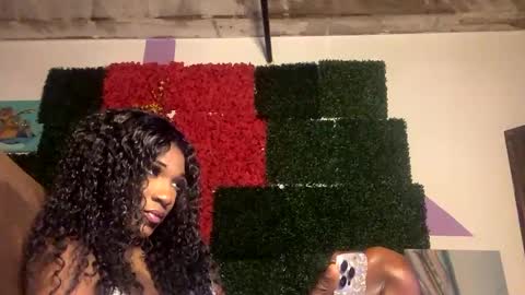 Snapshot of vixenthedoll chatting on December 15, 7:02 am 10 inch online show from December 15, 7:02 am